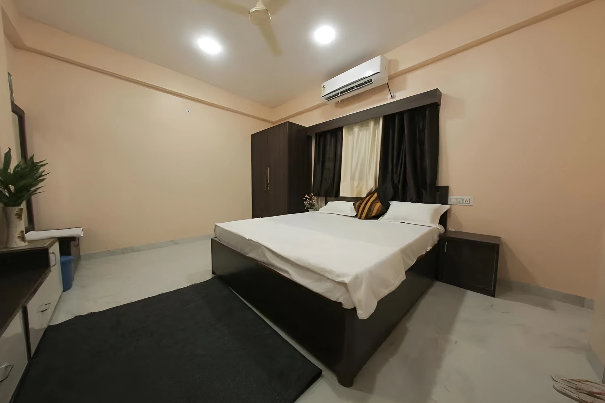 Comfortable king-size bed